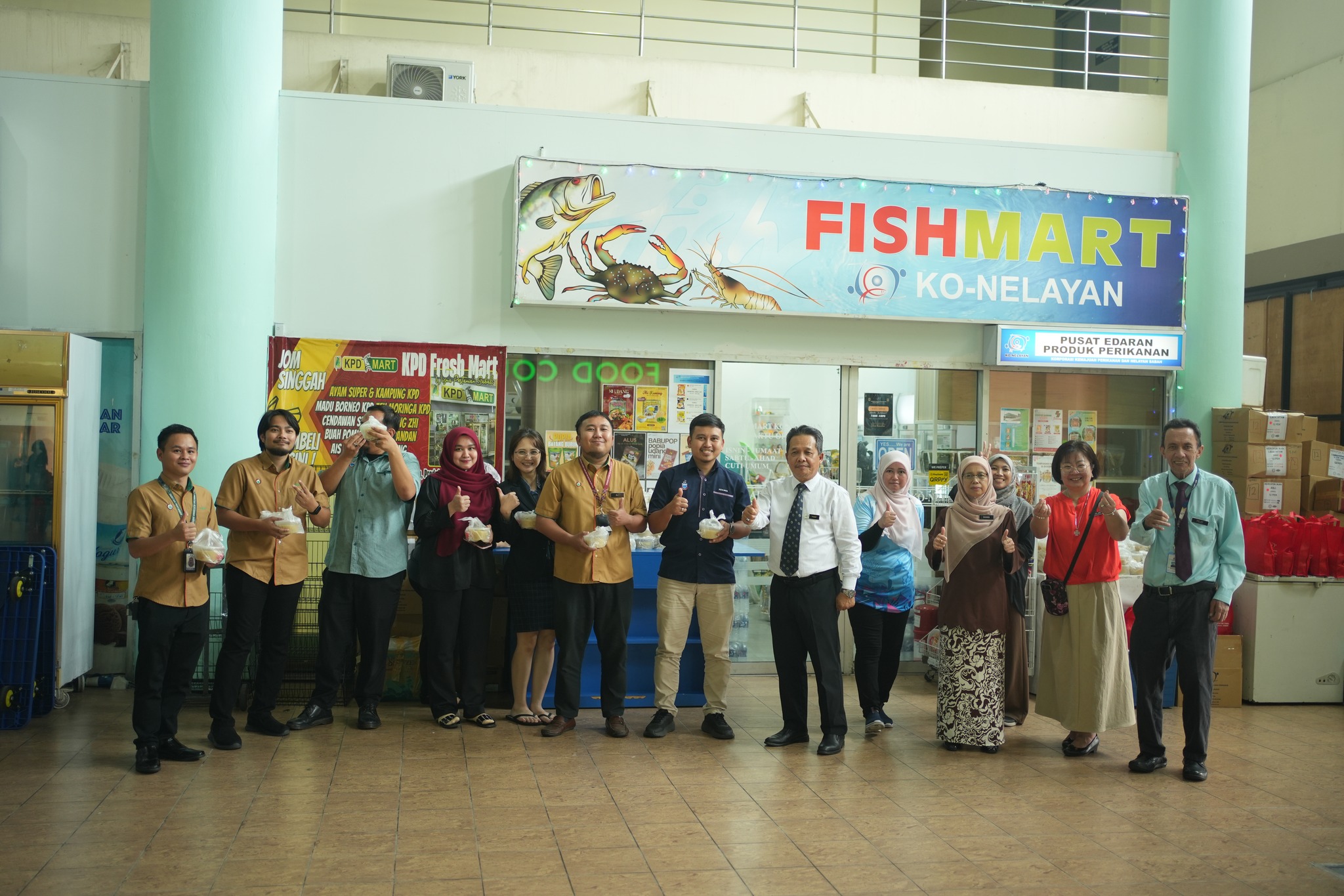 Pengagihan Bubur Daging di Wisma Pertanian Sabah